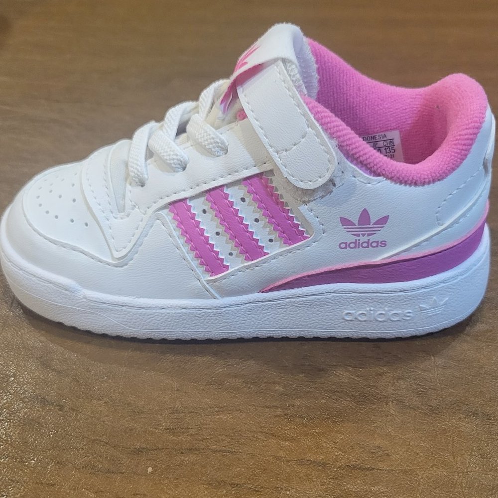 Forum Low I